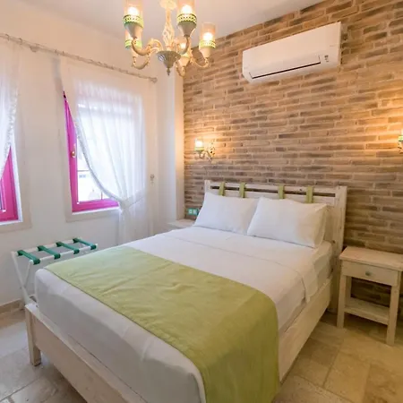 Hotell Neo *